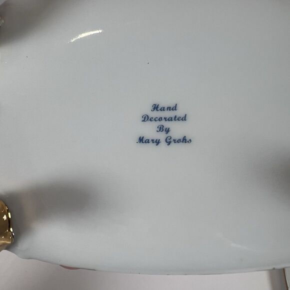 Porcelain‎ Trinket Box With Gold Gilded Feet Oval Shaped With Hand Painted Roses - Picture 11 of 16